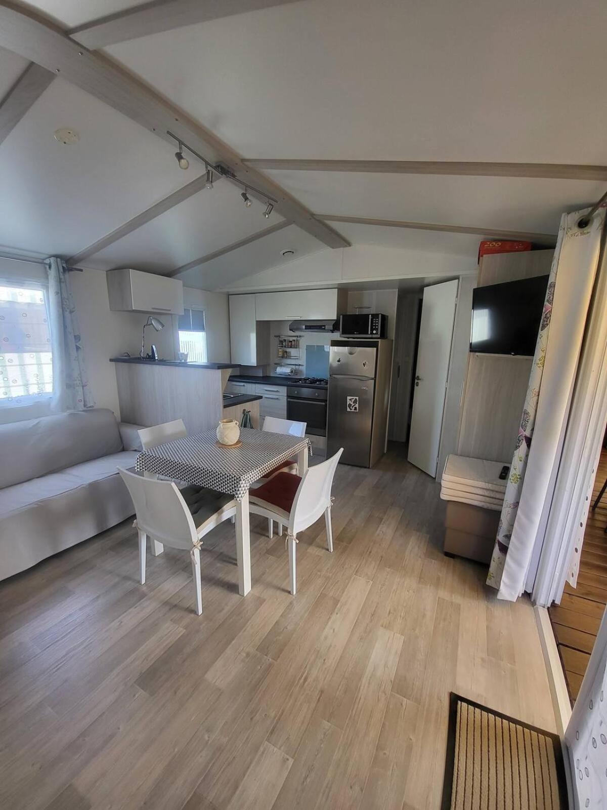 Mobil-Home Montmartin-Sur-Mer Hauteville-sur-Mer Buitenkant foto